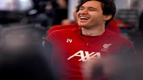 巴黎战胜利物浦晋级欧冠八强，拜仁将挑战国际米兰争夺晋级席位